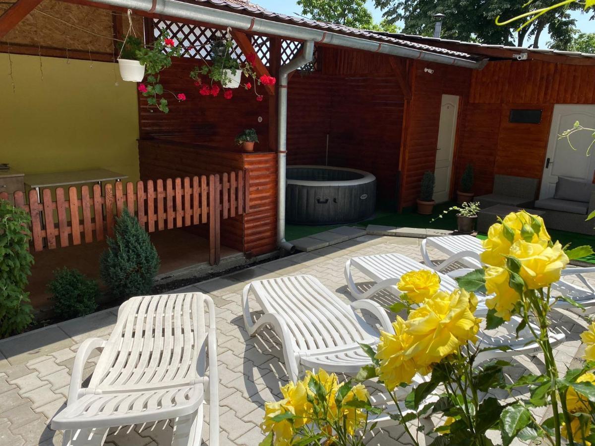 Vila Arjana Orşova Exteriör bild
