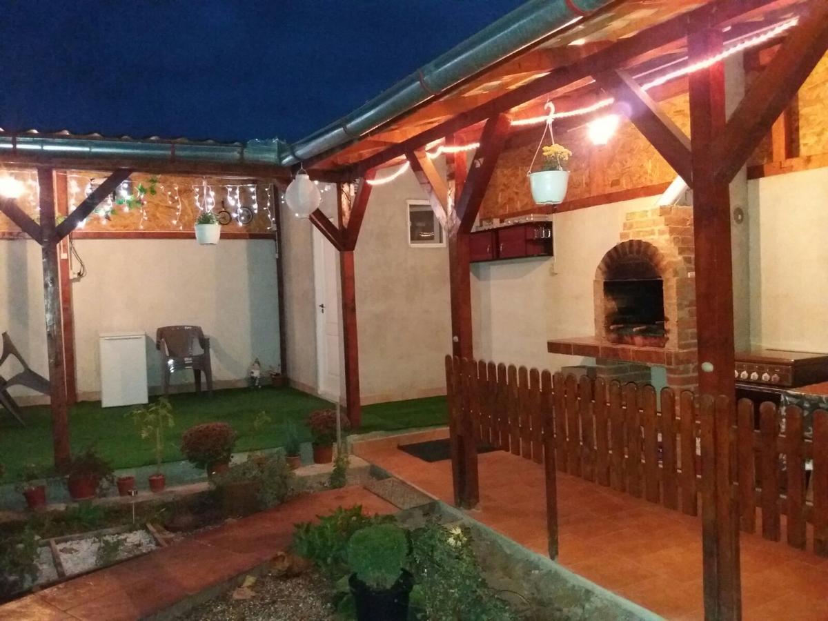 Vila Arjana Orşova Exteriör bild
