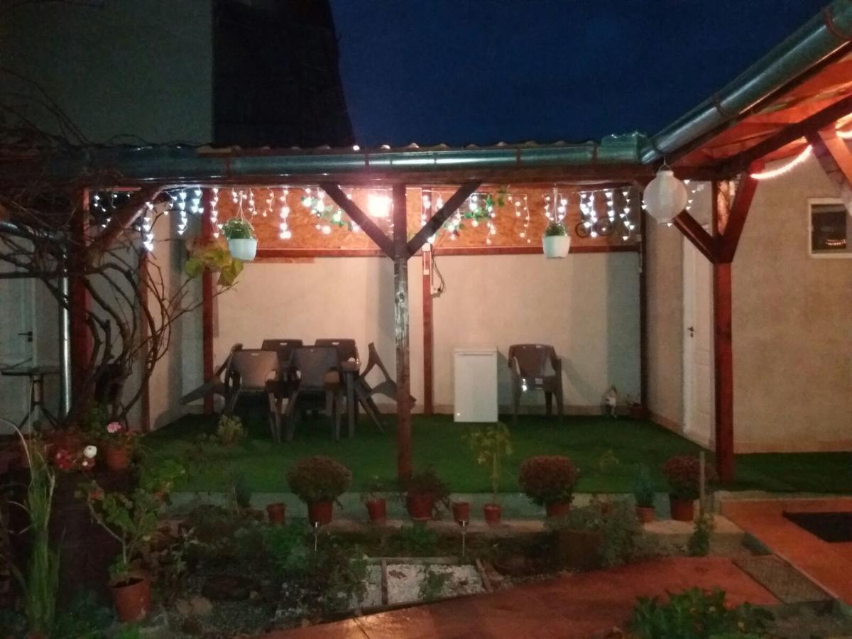 Vila Arjana Orşova Exteriör bild