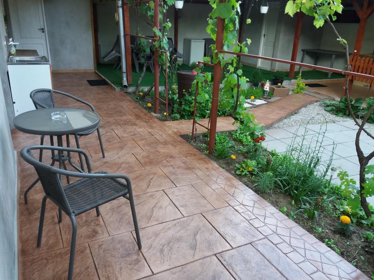 Vila Arjana Orşova Exteriör bild