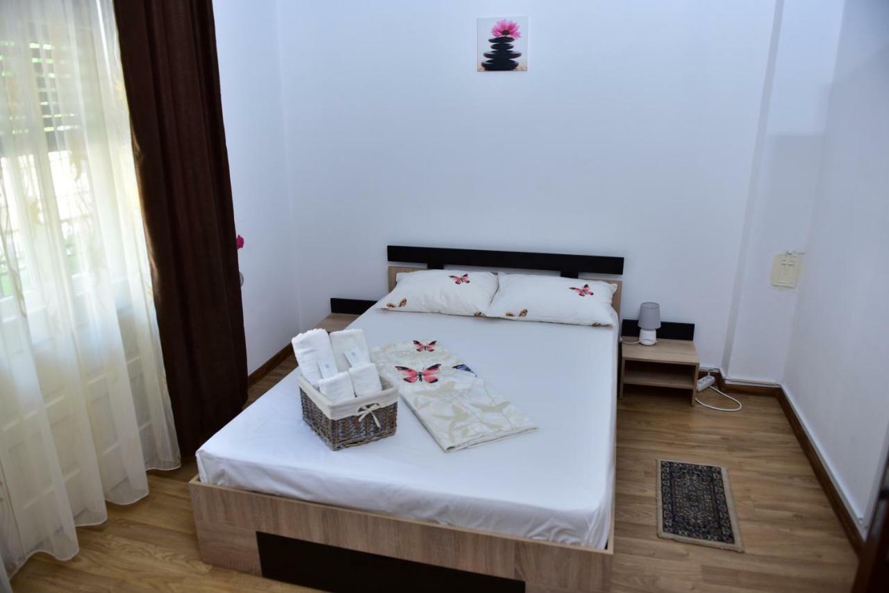 Vila Arjana Orşova Exteriör bild