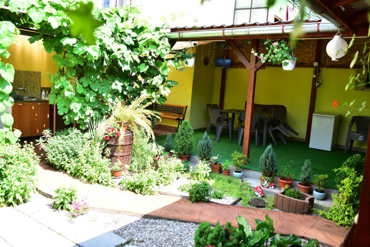 Vila Arjana Orşova Exteriör bild