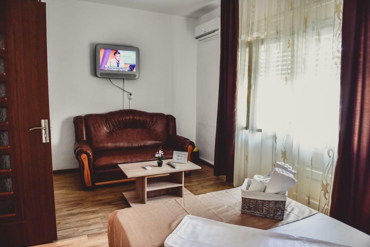 Vila Arjana Orşova Exteriör bild